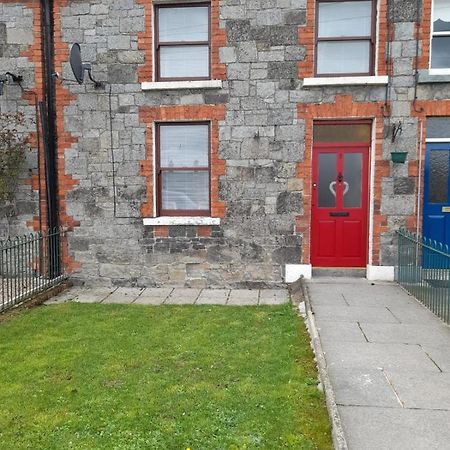 Ferienwohnung College Square, Terrace House Bessbrook Exterior foto